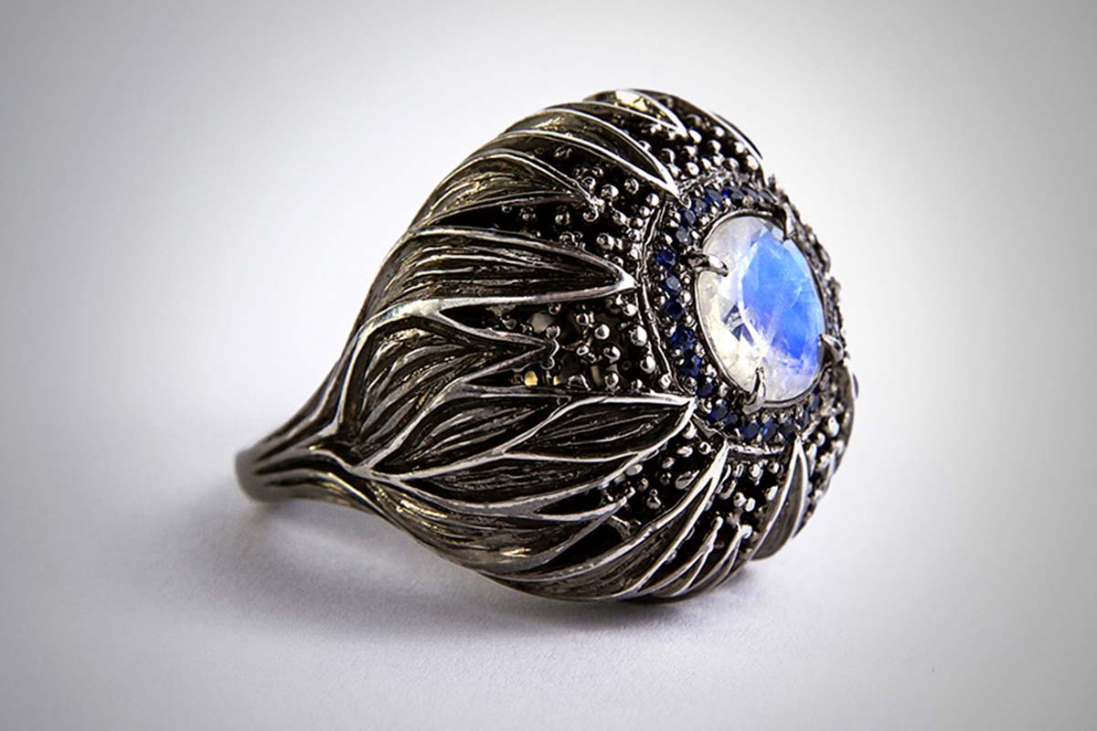 Omalgami-Olga-Beleacova-jeweler-RING-FLOS-Exclusive-Jewelry-design-Moonstone-Sapphires-11